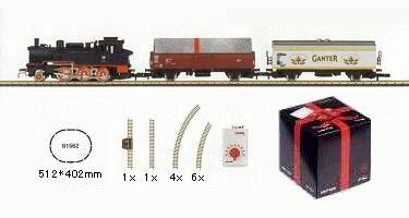 メルクリンZゲージ貨車7両と入換用機関車1両　機関車は稼働します